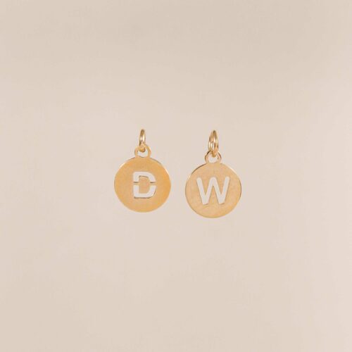 Chapas de Iniciales Doradas / Letras DW