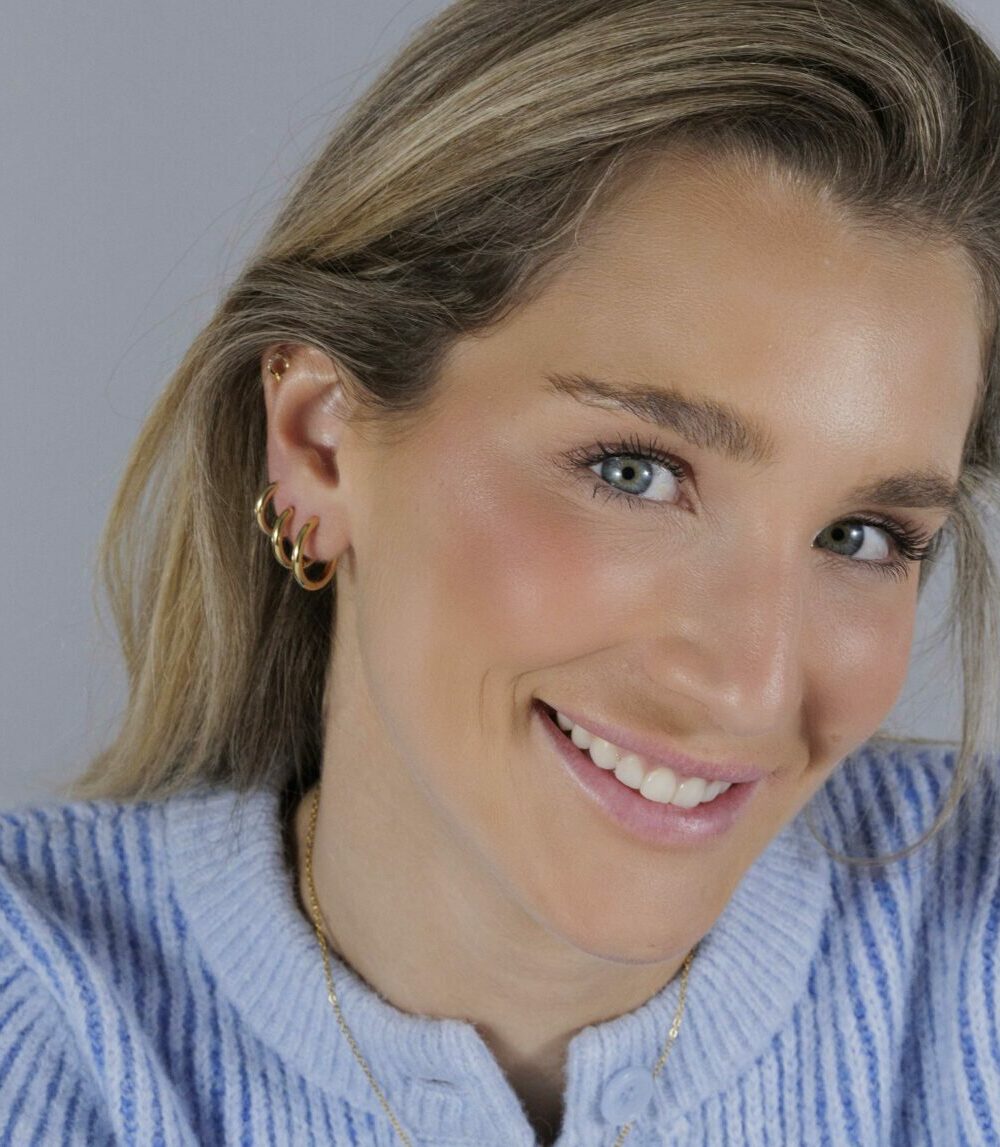 Alternative view of Pendientes aro Milán