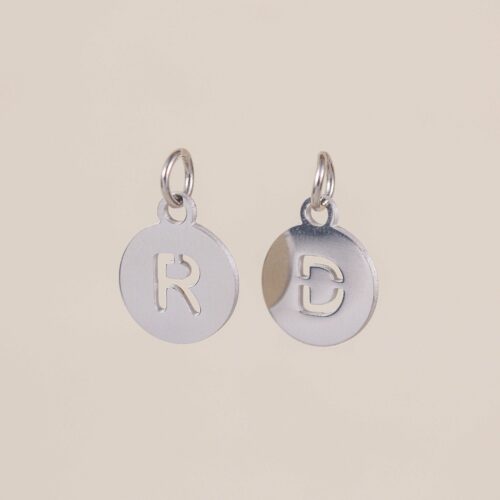 Chapas de Iniciales Plateadas / Letras DW