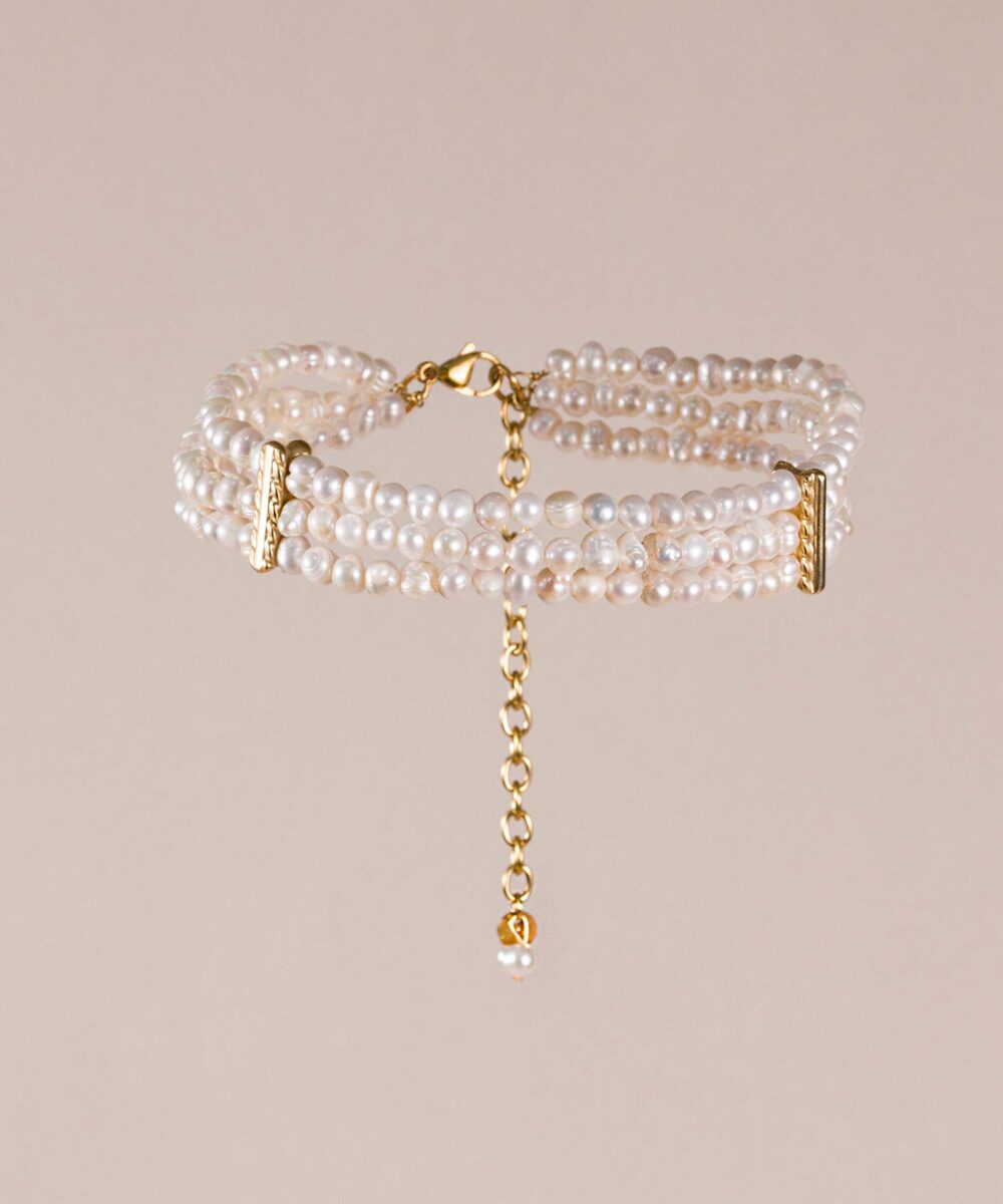 Si eres una invitada en una boda u otro evento especial, el Choker Marcela dorado te dará ese toque de distinción y elegancia que estás buscando.