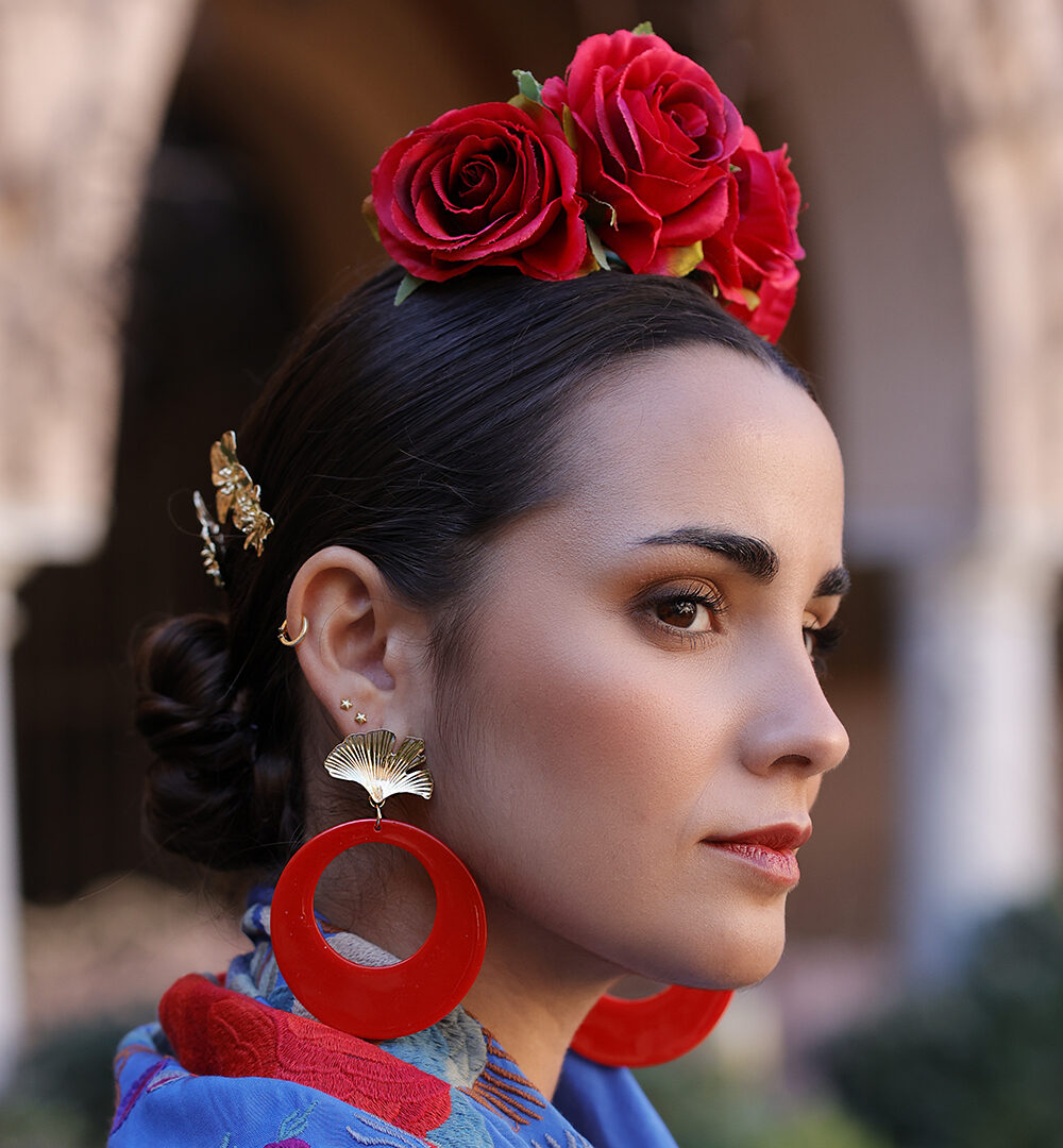 Alternative view of Ramillete flamenca rosas rojas