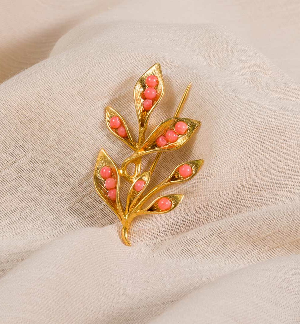 El Broche Leila ¡Es el complemento ideal para lucir en ferias o romerías! Imagínatelo con uno de nuestros mantoncillos. ¡Quedarás espectacular!