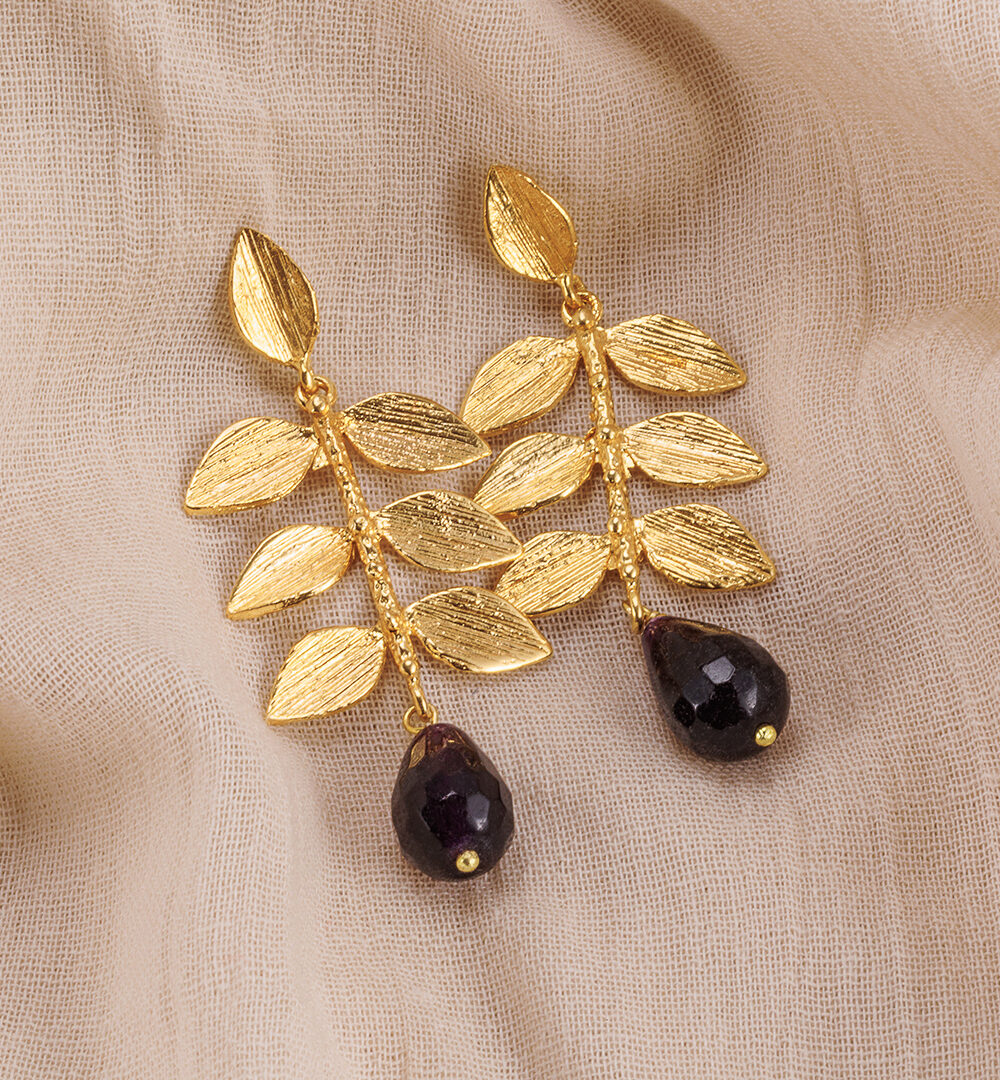 Los Pendientes Dana amatista son una auténtica maravilla, son súper favorecedores y añadirán un toque de elegancia a cualquier look.