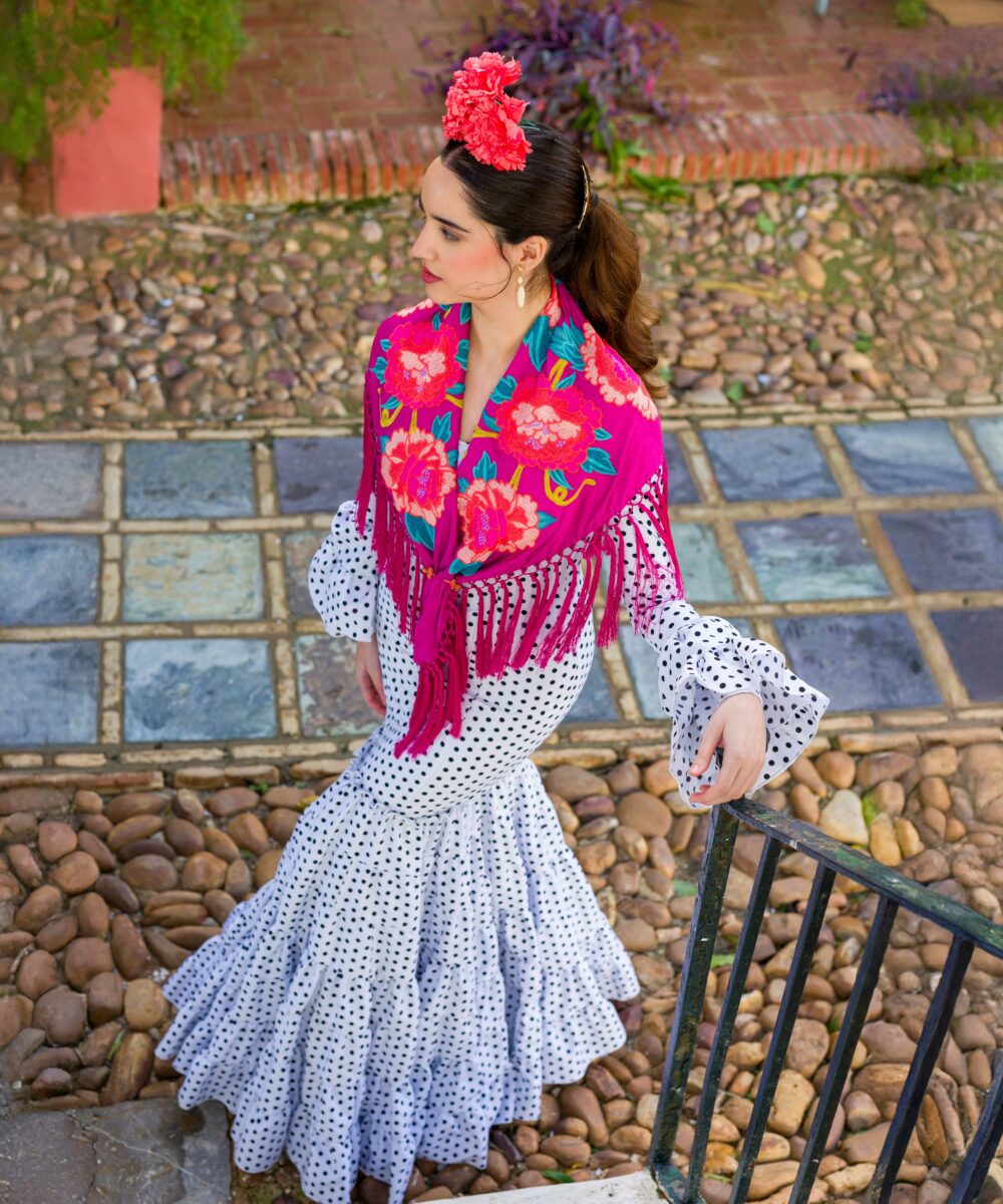 Alternative view of Mantoncillo Carmen DW buganvilla