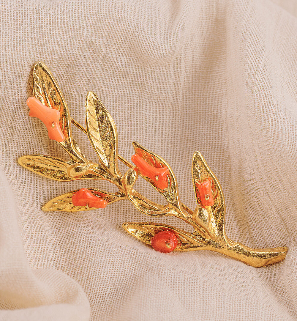 El Broche Ayla ¡Es el complemento ideal para lucir en ferias o romerías! Imagínatelo con uno de nuestros mantoncillos. ¡Quedarás espectacular!