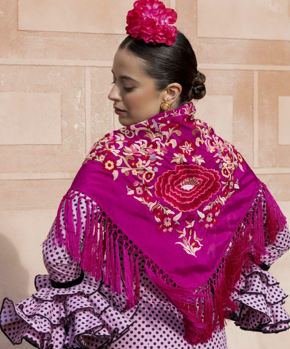 Alternative view of Mantoncillo Lola DW magenta