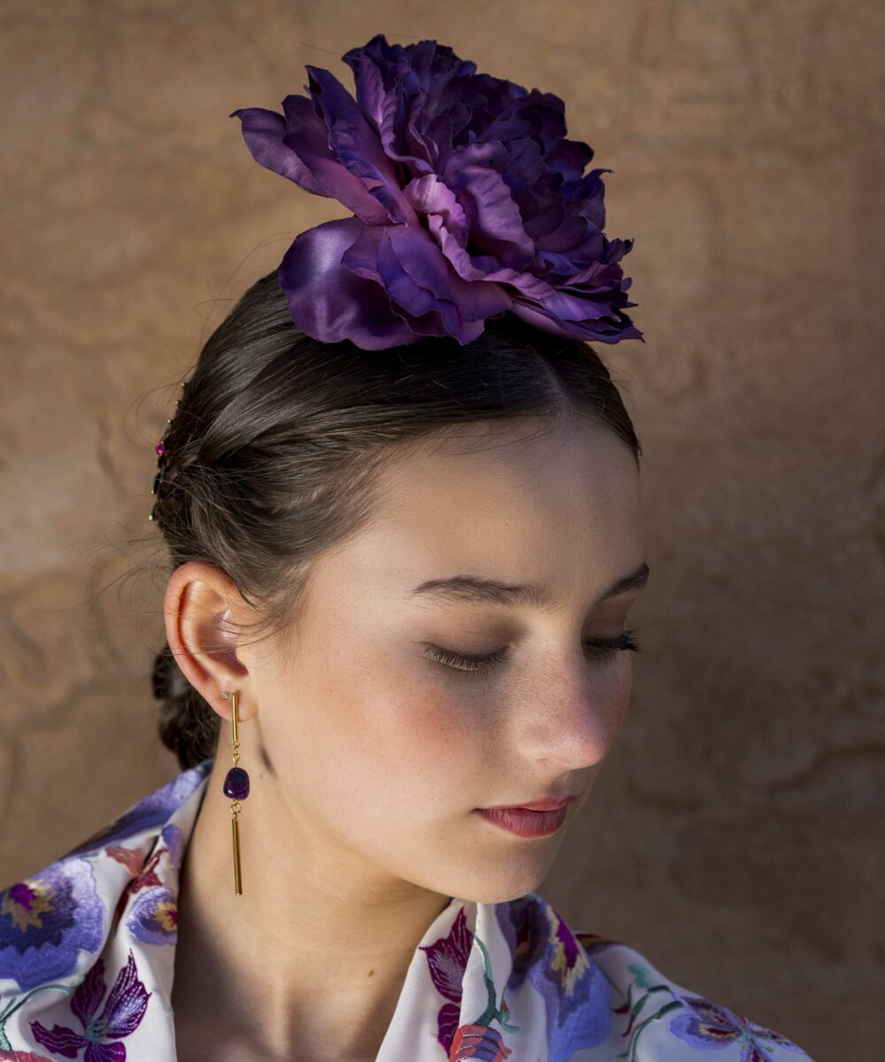 Alternative view of Flor flamenca peonía púrpura