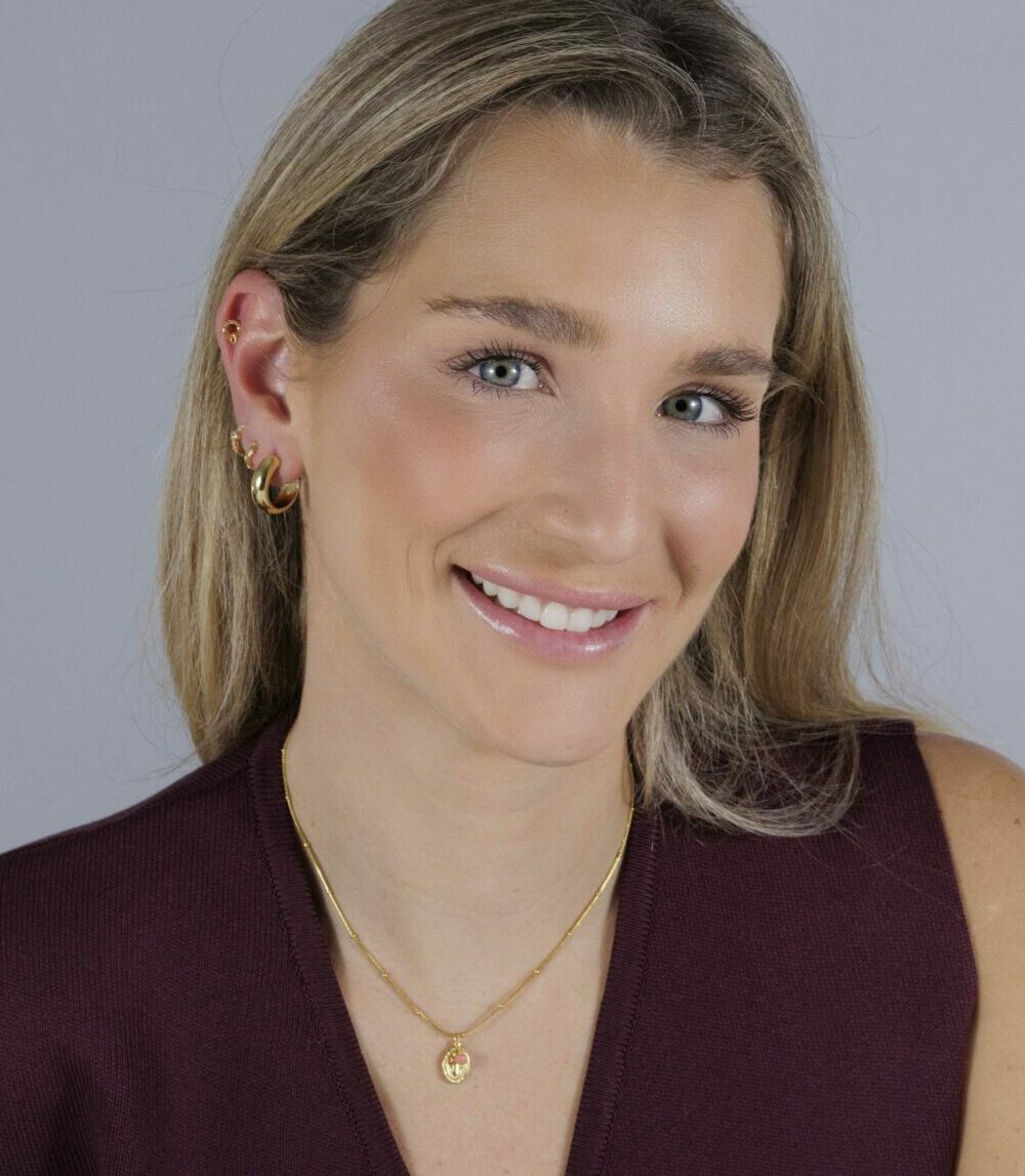 Alternative view of Cadena Milagrosa con piedra