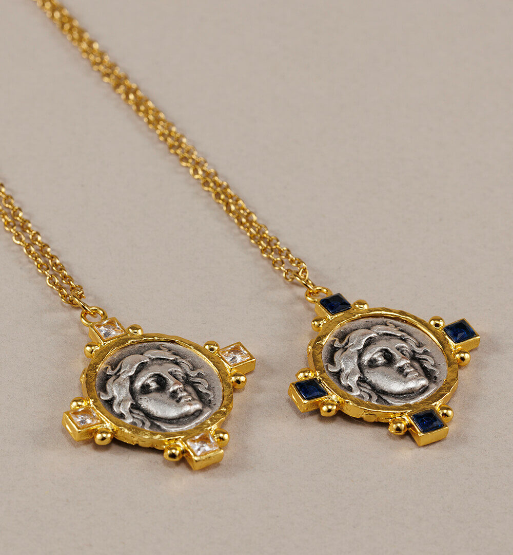 Medalla griega con piedra natural