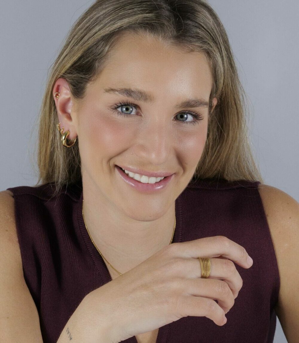 Alternative view of Anillo Dakota