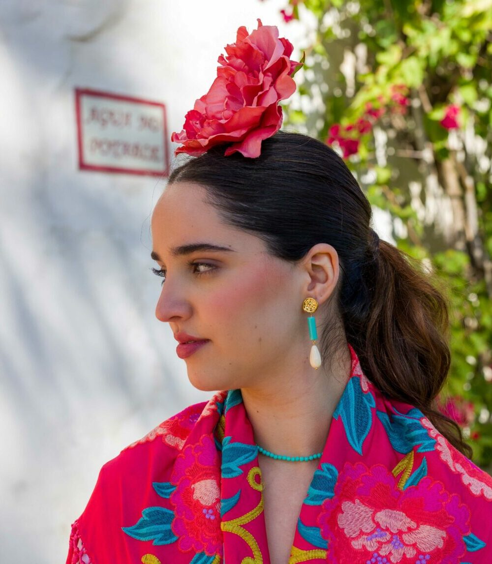 Alternative view of Collar Carmela