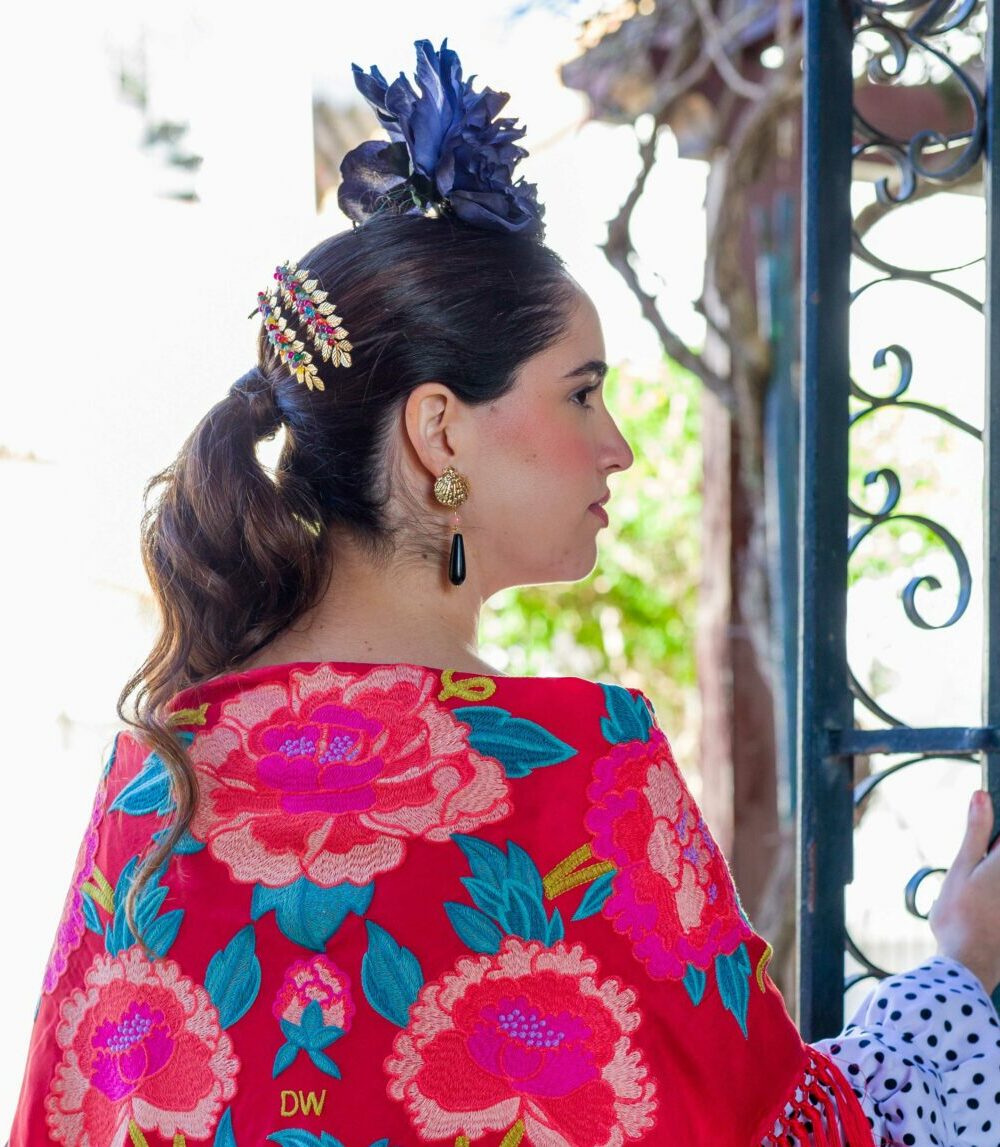 Alternative view of Pendientes Flamenca Mar Negro