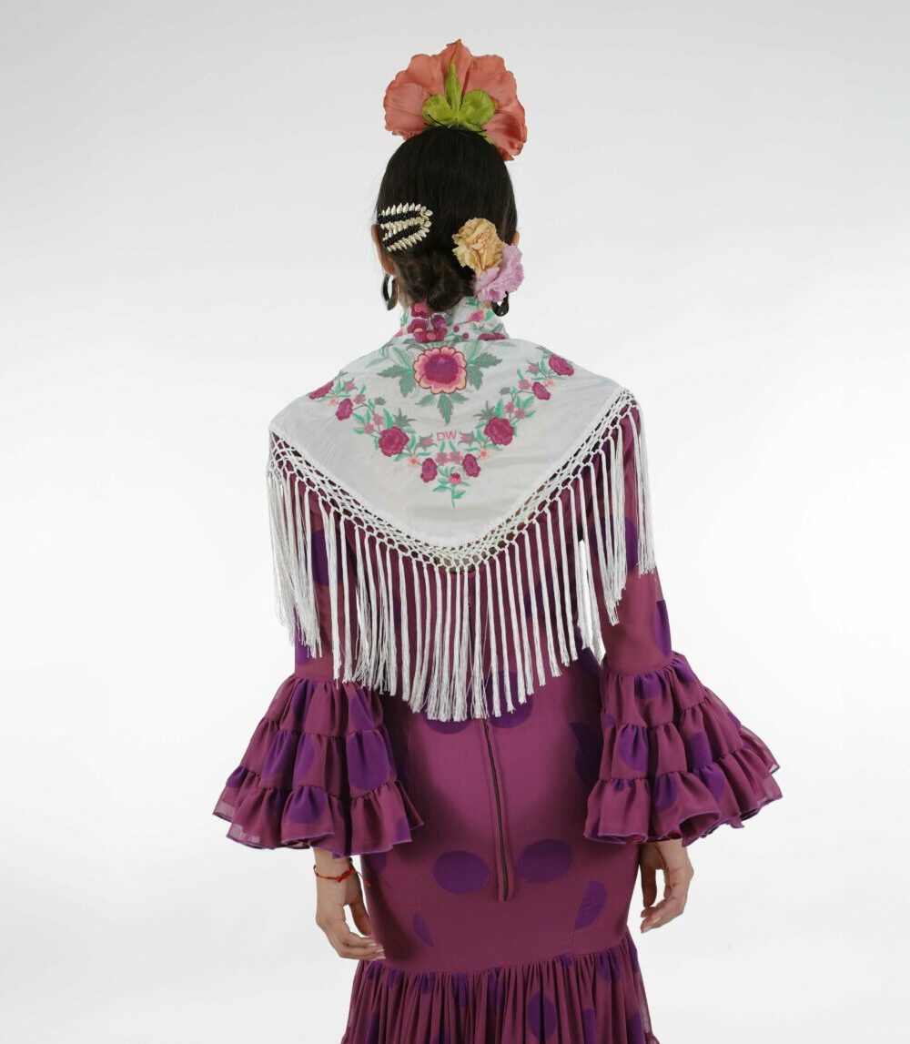 Alternative view of Mantoncillo Rosario DW blanco