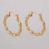 Los Pendientes Aro Bambú tienen un diseño inspirado en caña de bambú. Ideales para un look versátil, natural y con estilo.