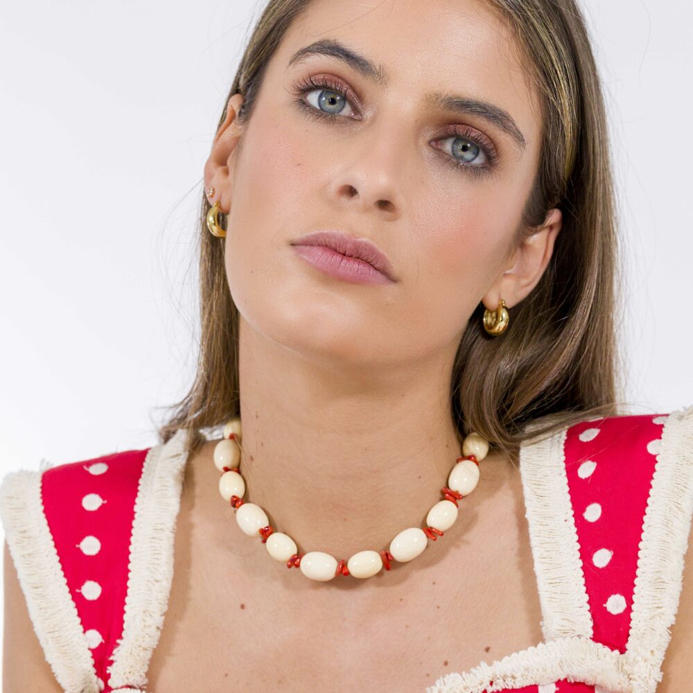 Alternative view of Collar Hueso y Coral Rojo