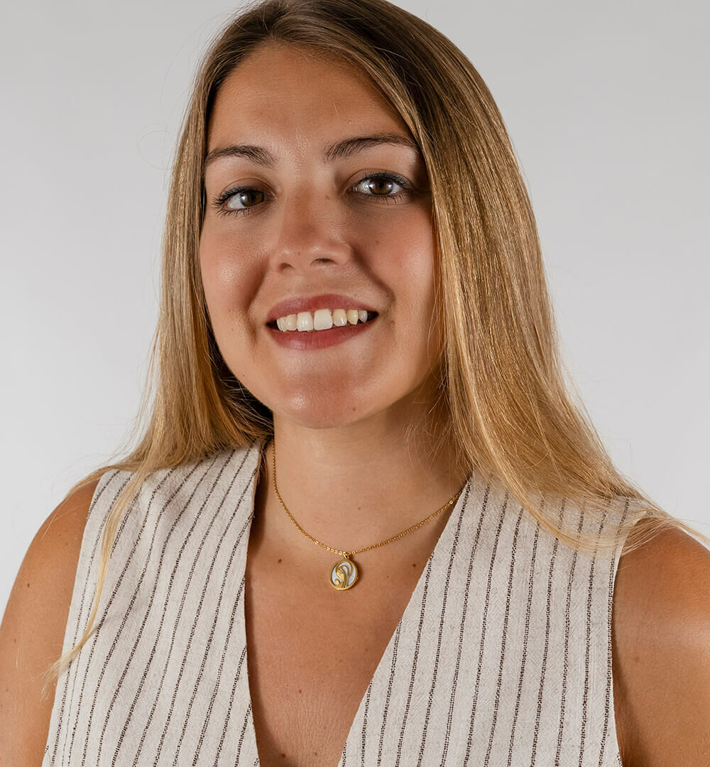 Cadena virgen niña nácar